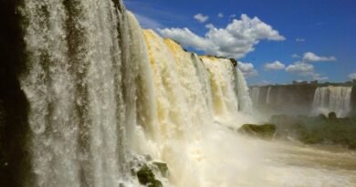 Cataratas do Iguaçu registram vazão de 7,2 milhões de litros por segundo