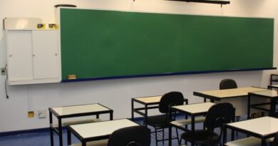 Educadores de diversas cidades do Paraná participam de seminário sobre educação étnico-racial em Foz do Iguaçu Educadores de diversas cidades do Paraná participam de seminário sobre educação étnico-racial em Foz do Iguaçu