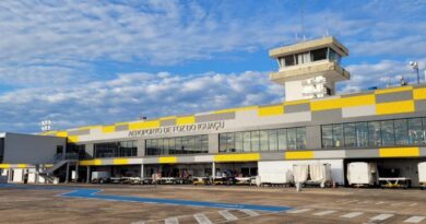 Aeroporto Internacional de Foz do Iguaçu registra melhor mês em 52 anos e bate recorde de movimentação Aeroporto Internacional de Foz do Iguaçu registra melhor mês em 52 anos e bate recorde de movimentação