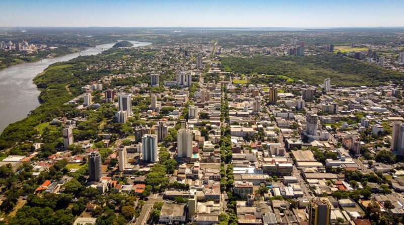 Foz do Iguaçu prepara nova estratégia para impulsionar turismo de compras e atrair novos investidores