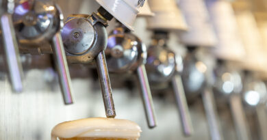 Usina Beer Box homenageia história dos barrageiros com tecnologia e inovação em Foz do Iguaçu