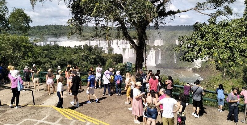 Curitiba e Foz do Iguaçu se destacam como destinos turísticos nas buscas do Trivago