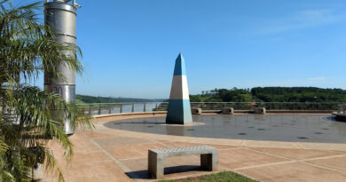 Marco das Três Fronteiras de Puerto Iguazú recebe exposição de artistas neste fim de semana