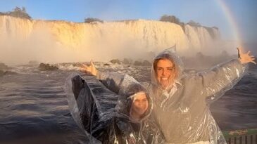 Deborah Secco visita as Cataratas do Iguaçu e compartilha passeio com a filha em Foz do Iguaçu