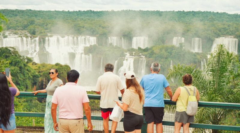 Brasileiros 60+ viajam 52% mais e mudam a forma de celebrar o Dia dos Avós Brasileiros 60+ viajam 52% mais e mudam a forma de celebrar o Dia dos Avós