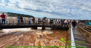 Passarela da Garganta do Diabo é fechada preventivamente após aumento do nível do Rio Iguaçu Passarela da Garganta do Diabo é fechada preventivamente após aumento do nível do Rio Iguaçu