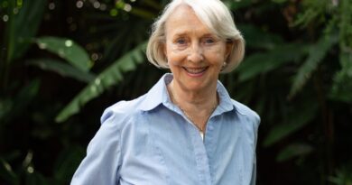 Anna Croukamp celebra 80 anos com a família Parque das Aves Anna Croukamp celebra 80 anos com a família Parque das Aves