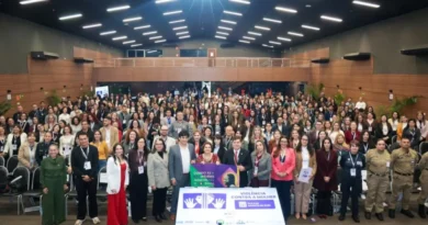 Fórum trinacional em Foz do Iguaçu debate integração no combate à violência contra a mulher Fórum trinacional em Foz do Iguaçu debate integração no combate à violência contra a mulher