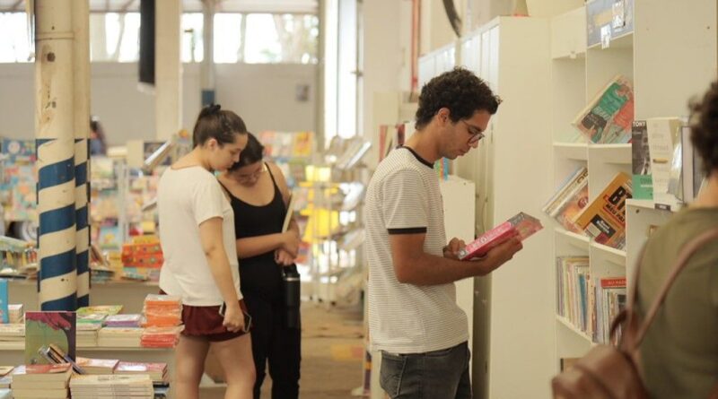 Autores de Foz do Iguaçu podem se inscrever para lançamento de livros na 21ª Feira Internacional do Livro Autores de Foz do Iguaçu podem se inscrever para lançamento de livros na 21ª Feira Internacional do Livro