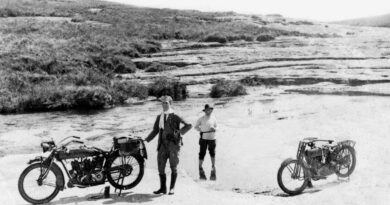 Motociclistas revivem expedição histórica de 1923 pelas estradas do Paraná Motociclistas revivem expedição histórica de 1923 pelas estradas do Paraná