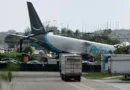 Avião de carga da Amazon sai da pista, invade via e deixa ao menos 5 mortos em Miami Avião de carga da Amazon sai da pista, invade via e deixa ao menos 5 mortos em Miami