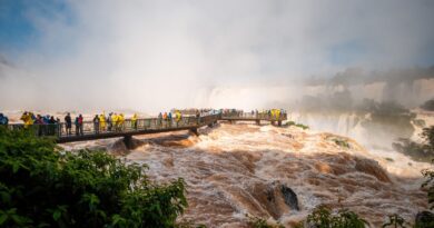 Cataratas do Iguaçu atingem volume de 8 milhões de litros por segundo Cataratas do Iguaçu atingem volume de 8 milhões de litros por segundo