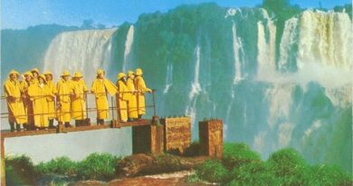 Passarela das Cataratas foi construída para resistir a grandes cheias do Rio Iguaçu